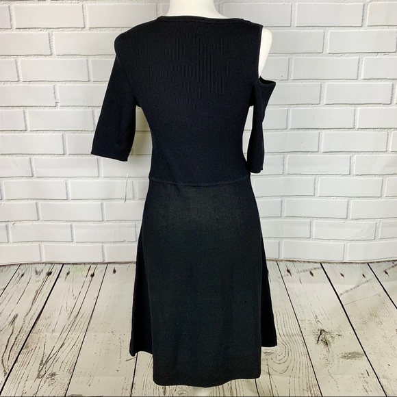 🔥BAR III🔥A-LINE DRESS COLD SHOULDER CUTOUT BLACK SIZE MEDIUM NWT - Picture 5 of 6